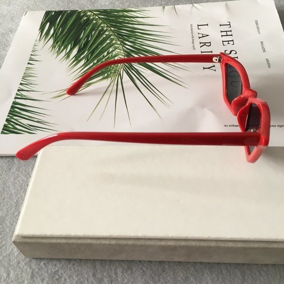 Fashion Sunglasses for Women and Men - Picture 2 of 4